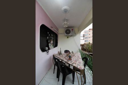 Casa à venda com 246m², 3 quartos e 3 vagas Casa à venda com 246m², 3 quartos e 3 vagasVaranda - Sala de jantar