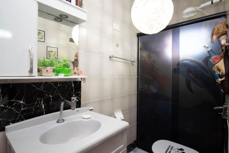 Casa à venda com 246m², 3 quartos e 3 vagas Casa à venda com 246m², 3 quartos e 3 vagasBanheiro da Suíte 2