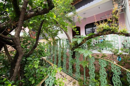 Casa à venda com 246m², 3 quartos e 3 vagas Casa à venda com 246m², 3 quartos e 3 vagasÁrea - Garden