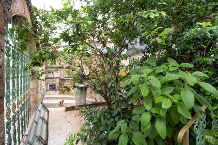 Casa à venda com 246m², 3 quartos e 3 vagas Casa à venda com 246m², 3 quartos e 3 vagasÁrea - Garden