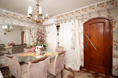 Casa à venda com 246m², 3 quartos e 3 vagas Casa à venda com 246m², 3 quartos e 3 vagasSala de Jantar