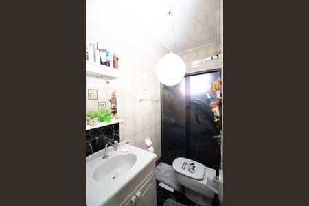 Casa à venda com 246m², 3 quartos e 3 vagas Casa à venda com 246m², 3 quartos e 3 vagasBanheiro da Suíte 2