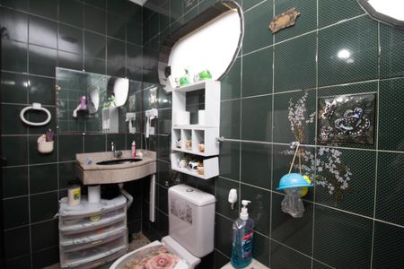 Casa à venda com 246m², 3 quartos e 3 vagas Casa à venda com 246m², 3 quartos e 3 vagasBanheiro da Suíte 1