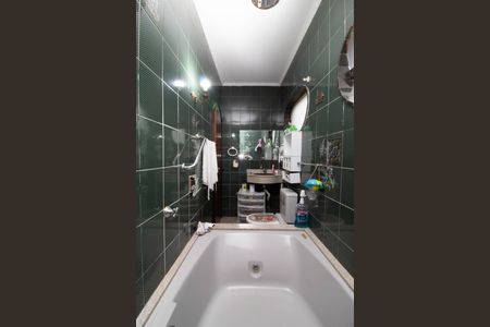 Casa à venda com 246m², 3 quartos e 3 vagas Casa à venda com 246m², 3 quartos e 3 vagasBanheiro da Suíte 1