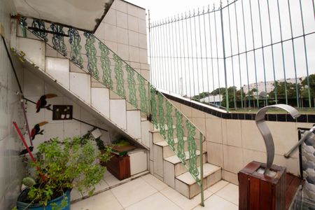 Casa à venda com 246m², 3 quartos e 3 vagas Casa à venda com 246m², 3 quartos e 3 vagasÁrea externa