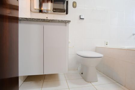 Casa para alugar com 141m², 4 quartos e 2 vagasBanheiro da Suíte