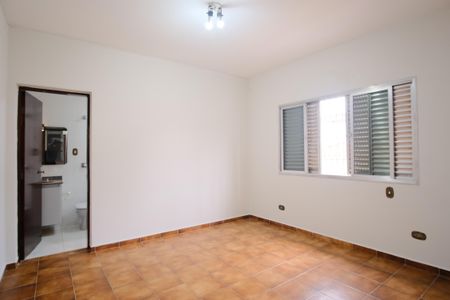 Casa para alugar com 141m², 4 quartos e 2 vagasSuíte