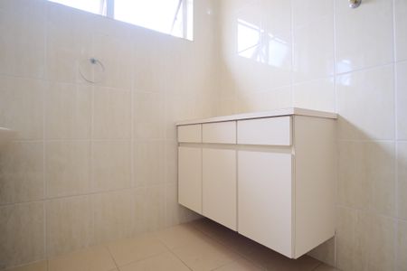 Casa para alugar com 141m², 4 quartos e 2 vagasBanheiro Social