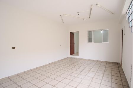 Casa para alugar com 141m², 4 quartos e 2 vagasQuintal