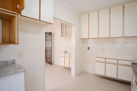 Casa para alugar com 141m², 4 quartos e 2 vagasCozinha