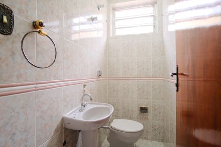 Casa para alugar com 141m², 4 quartos e 2 vagasLavabo