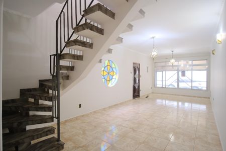 Sala de casa para alugar com 4 quartos, 141m² em Vila Carrão, São Paulo