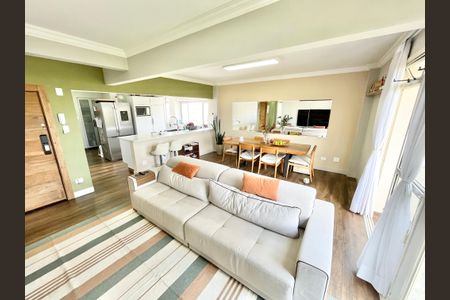 Apartamento à venda com 120m², 3 quartos e 2 vagas Apartamento à venda com 120m², 3 quartos e 2 vagasSala/Cozinha