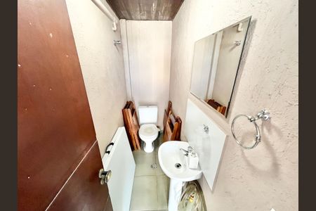 Apartamento à venda com 120m², 3 quartos e 2 vagas Apartamento à venda com 120m², 3 quartos e 2 vagasBanheiro da churrasqueira