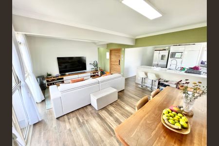 Apartamento à venda com 120m², 3 quartos e 2 vagas Apartamento à venda com 120m², 3 quartos e 2 vagasSala/Cozinha