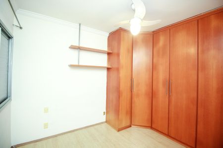 Apartamento à venda com 75m², 3 quartos e 2 vagas Apartamento à venda com 75m², 3 quartos e 2 vagasSuíte