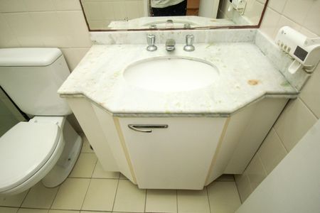 Apartamento à venda com 75m², 3 quartos e 2 vagas Apartamento à venda com 75m², 3 quartos e 2 vagasBanheiro da Suíte