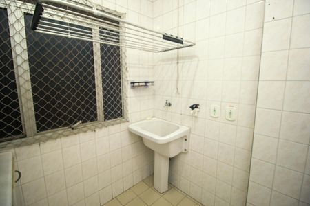 Apartamento à venda com 75m², 3 quartos e 2 vagas Apartamento à venda com 75m², 3 quartos e 2 vagasÁrea de Serviço