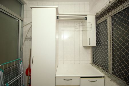 Apartamento à venda com 75m², 3 quartos e 2 vagas Apartamento à venda com 75m², 3 quartos e 2 vagasÁrea de Serviço