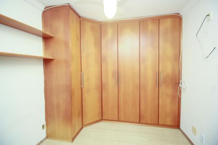 Apartamento à venda com 75m², 3 quartos e 2 vagas Apartamento à venda com 75m², 3 quartos e 2 vagasSuíte