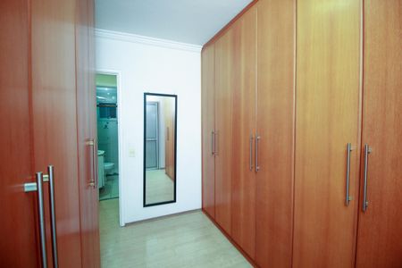 Apartamento à venda com 75m², 3 quartos e 2 vagas Apartamento à venda com 75m², 3 quartos e 2 vagasCloset