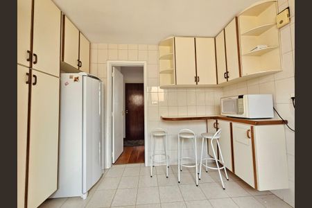 Apartamento para alugar com 82m², 2 quartos e 1 vagaCozinha