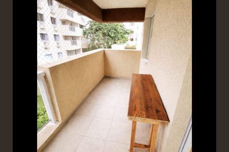 Apartamento à venda com 77m², 3 quartos e 1 vaga Apartamento à venda com 77m², 3 quartos e 1 vagaVaranda