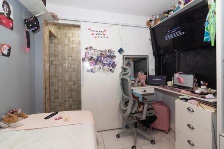 Quarto 1 de apartamento para alugar com 2 quartos, 46m² em Padre Miguel, Rio de Janeiro