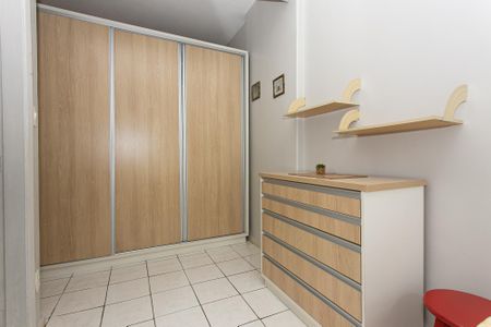 Apartamento para alugar com 30m², 1 quarto e sem vagaQuarto - Armários