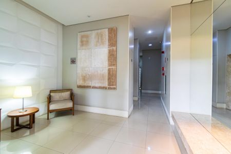 Apartamento à venda com 65m², 2 quartos e 2 vagas Apartamento à venda com 65m², 2 quartos e 2 vagasHall de Entrada