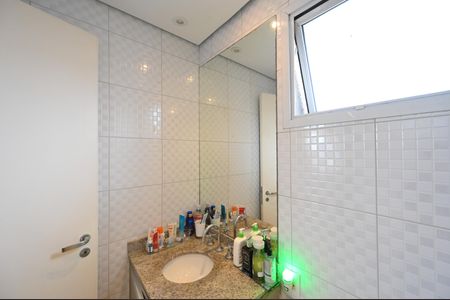 Apartamento à venda com 65m², 2 quartos e 2 vagasBanheiro da Suíte