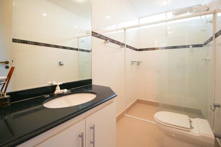 Apartamento à venda com 105m², 3 quartos e 1 vagaBanheiro da Suíte 