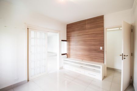 Apartamento à venda com 105m², 3 quartos e 1 vagaSala de TV - Reversível 