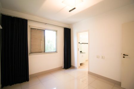 Apartamento à venda com 105m², 3 quartos e 1 vagaSuíte 