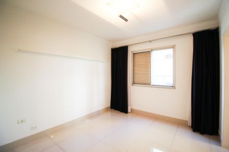 Apartamento à venda com 105m², 3 quartos e 1 vagaSuíte 