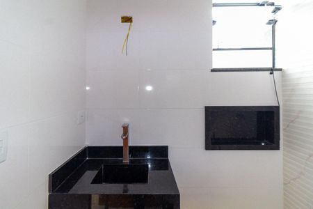 Casa à venda com 70m², 2 quartos e 3 vagasBanheiro da Suíte 1