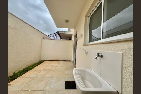 Casa de condomínio para alugar com 120m², 3 quartos e 2 vagas Casa de condomínio para alugar com 120m², 3 quartos e 2 vagasQuintal