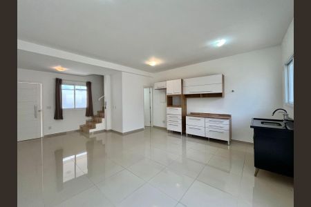 Casa de condomínio para alugar com 120m², 3 quartos e 2 vagas Casa de condomínio para alugar com 120m², 3 quartos e 2 vagasSala/Cozinha