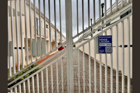 Casa de condomínio para alugar com 120m², 3 quartos e 2 vagas Casa de condomínio para alugar com 120m², 3 quartos e 2 vagasFachada