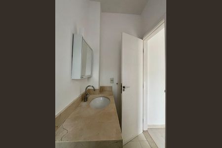 Casa de condomínio para alugar com 120m², 3 quartos e 2 vagas Casa de condomínio para alugar com 120m², 3 quartos e 2 vagasBanheiro da Suíte