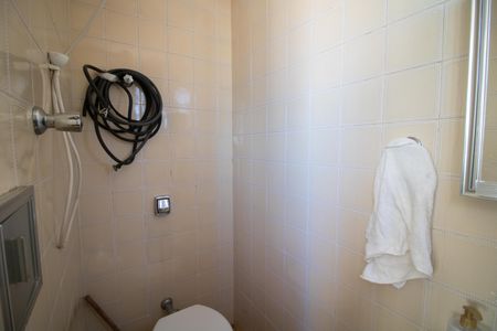 Casa à venda com 175m², 3 quartos e 2 vagasBANHEIRO DA ÁREA DE SERVIÇO