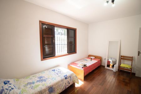 Casa à venda com 175m², 3 quartos e 2 vagasQUARTO 1