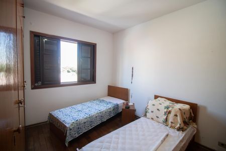 Casa à venda com 175m², 3 quartos e 2 vagasQUARTO 2
