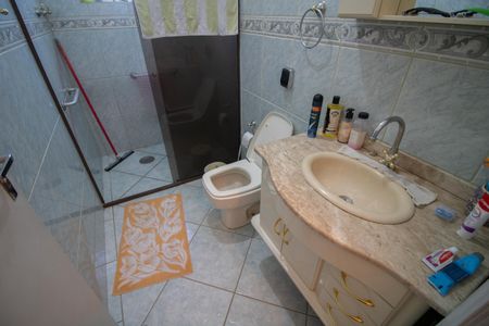 Casa à venda com 175m², 3 quartos e 2 vagasBANHEIRO