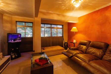 Casa à venda com 240m², 3 quartos e 2 vagasSala