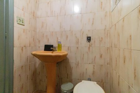 Casa à venda com 240m², 3 quartos e 2 vagasBanheiro do Quarto