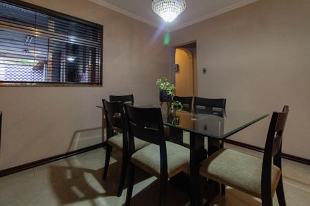 Casa à venda com 240m², 3 quartos e 2 vagasCopa