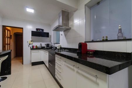 Casa à venda com 240m², 3 quartos e 2 vagasCozinha