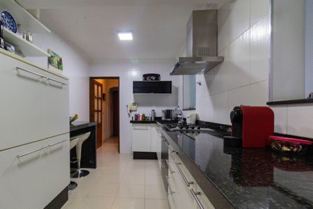 Casa à venda com 240m², 3 quartos e 2 vagasCozinha