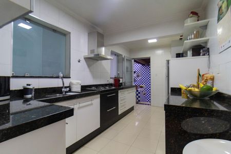 Casa à venda com 240m², 3 quartos e 2 vagasCozinha